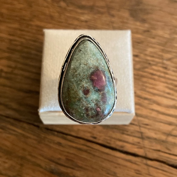Boutique Unbranded Jewelry - Ruby Fuchsite Natural Gemstone Ring NWOT